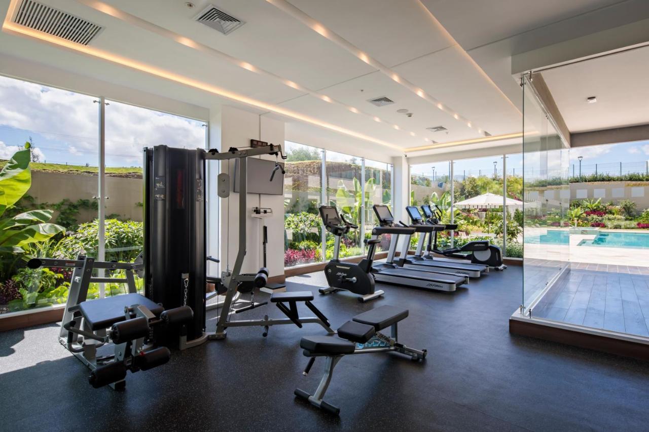 ฮอลิเดย์ อินน์ กีโต แอร์พอร์ต ตาบาเบลา ภายนอก รูปภาพ The gym at the hotel