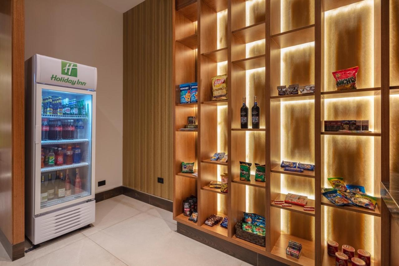 ฮอลิเดย์ อินน์ กีโต แอร์พอร์ต ตาบาเบลา ภายนอก รูปภาพ Holiday Inn Express pantry
