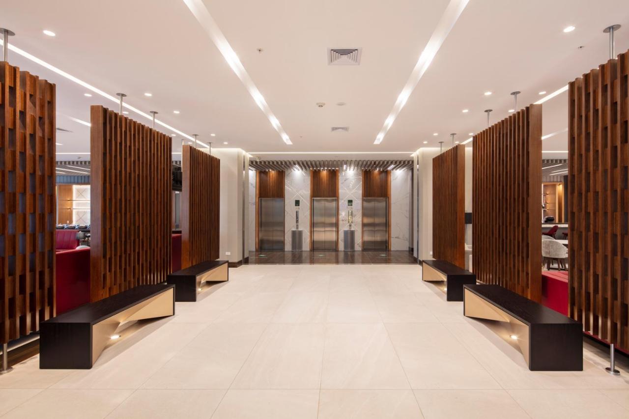ฮอลิเดย์ อินน์ กีโต แอร์พอร์ต ตาบาเบลา ภายนอก รูปภาพ The interior of the new terminal